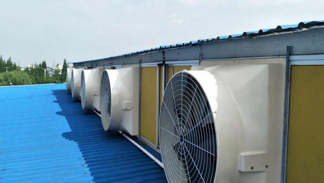 المروحة الصناعية الحديثة لمبرد الدواجن سرعة الرياح 6.2m / s