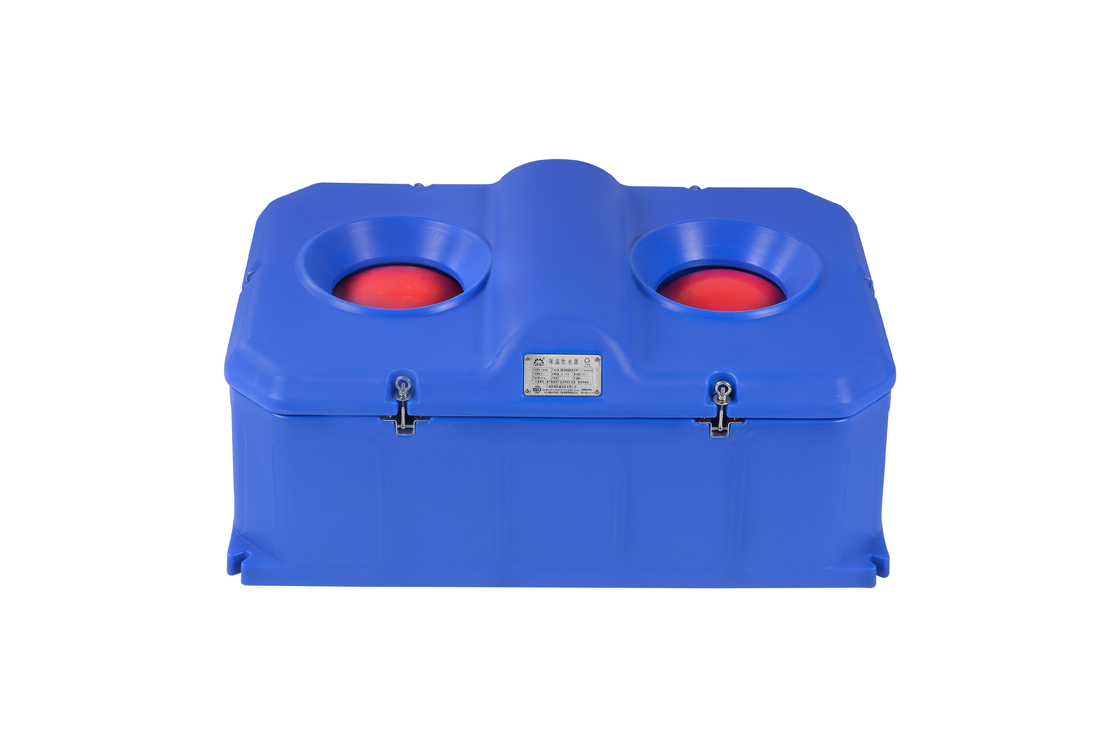 المياه الآلية للمواشي من LLDPE مع مجموعة واحدة من أقراص التدفئة 220V300W للمواشي