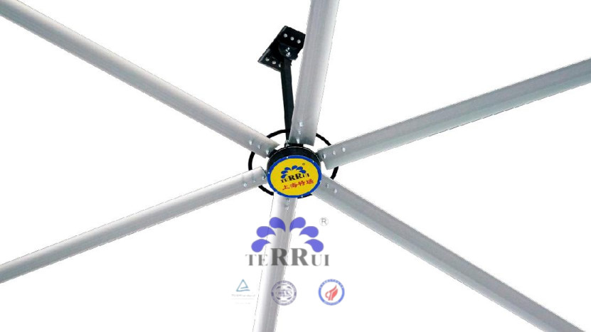 مروحة السقف الصناعية 7300mm/24FT لحجم الهواء العالي / W 9.53m3/min في البيئات الصناعية